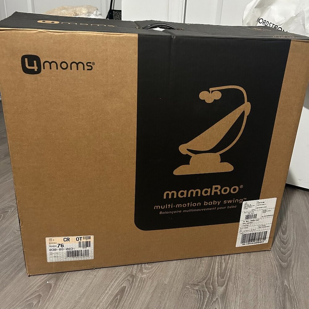 4 Moms mamaRoo Swing - Open Box